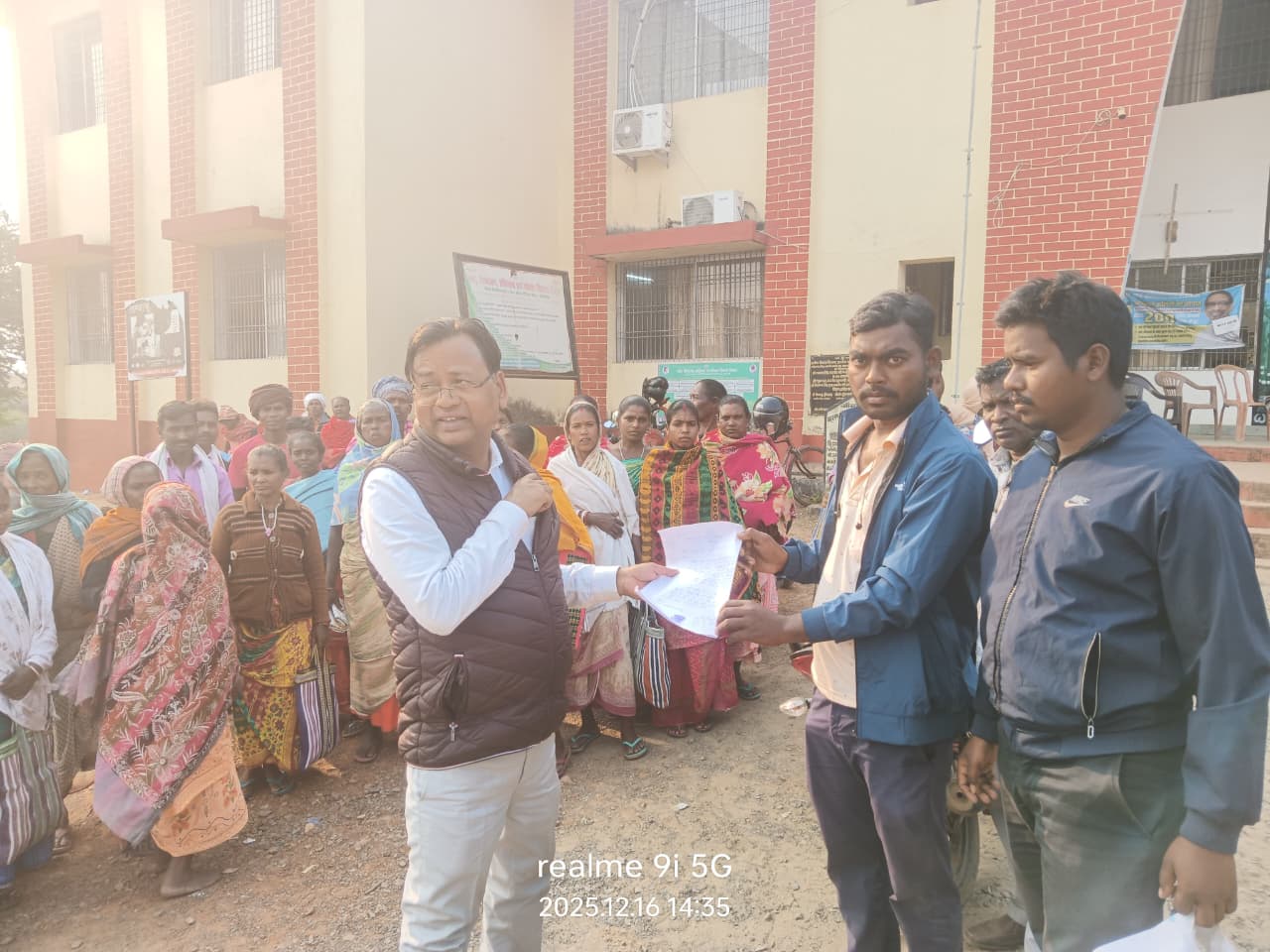 पीडीएस दुकानदार मनमानी