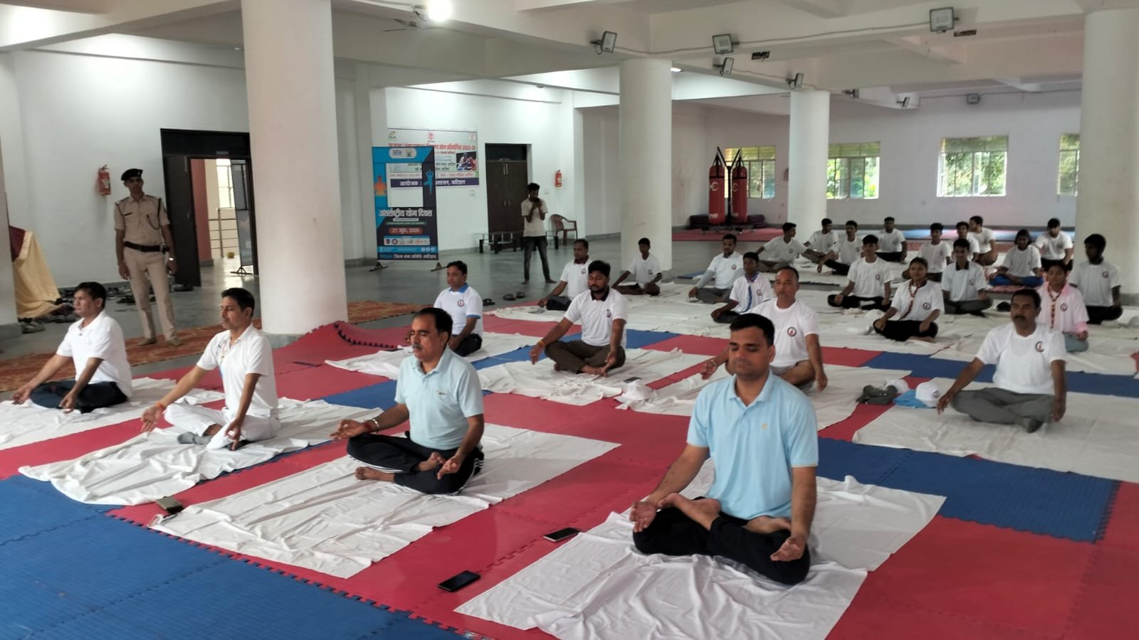 अंतर्राष्ट्रीय योग दिवस: अटास यूनिट ने जिला प्रशासन के सहयोग से खेल भवन में मनाया योग कार्यक्रम