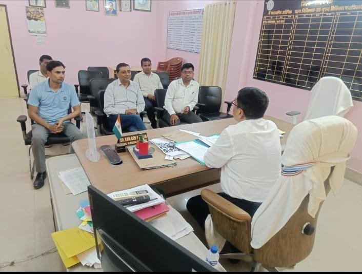 केंद्रीय ऑडिट टीम ने सिविल सर्जन से की मुलाकात, साहिबगंज के स्वास्थ्य केंद्रों के भंडार प्रबंधन की सराहना