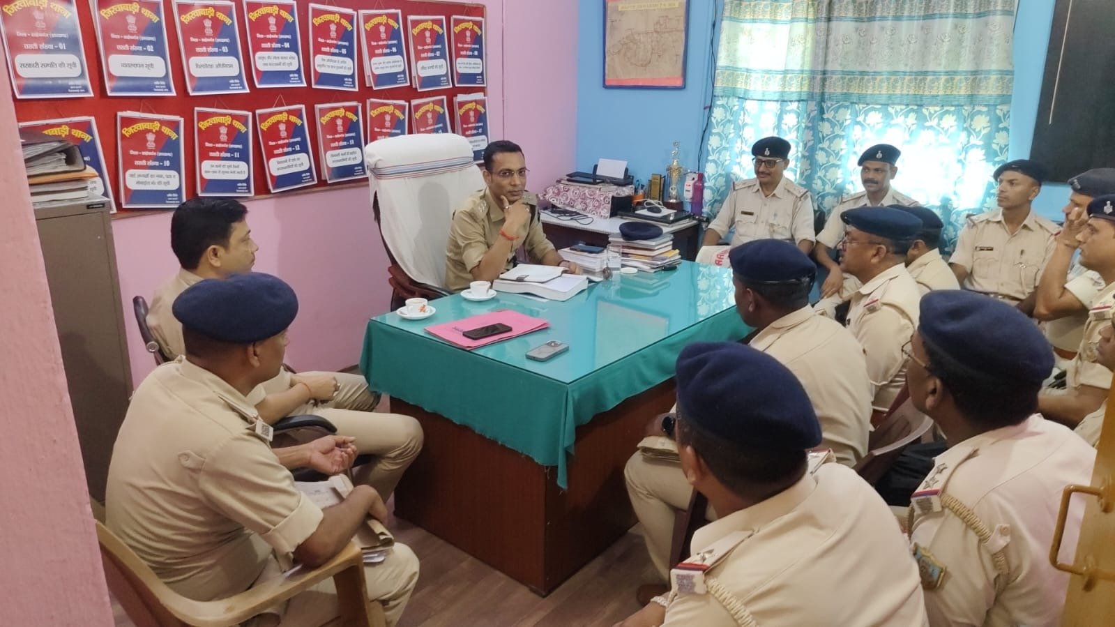 साहिबगंज: डीएसपी रविकांत साव ने लंबित मामलों की समीक्षा की, अनुसंधान में तेजी लाने के निर्देश