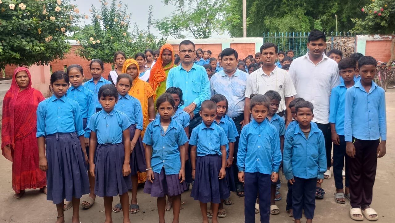 कटिहार के उत्क्रमित मध्य विद्यालय गढ़बैना में अनुशासन और गुणवत्तापूर्ण शिक्षा की मिसाल