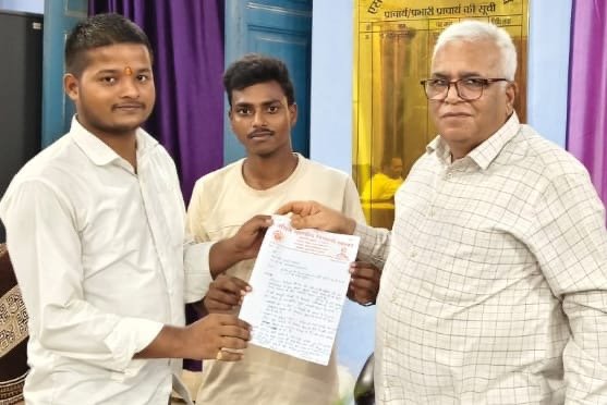 SSV कॉलेज कहलगांव में शिक्षकों की कमी पर ABVP का ज्ञापन