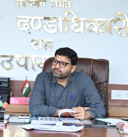 गोड्डा: फेसबुक शिकायत पर डीसी का एक्शन, बीएलओ के पति पर FIR